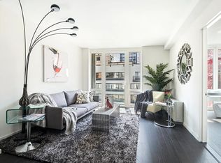 235 E 44th St #3B, New York, NY 10017