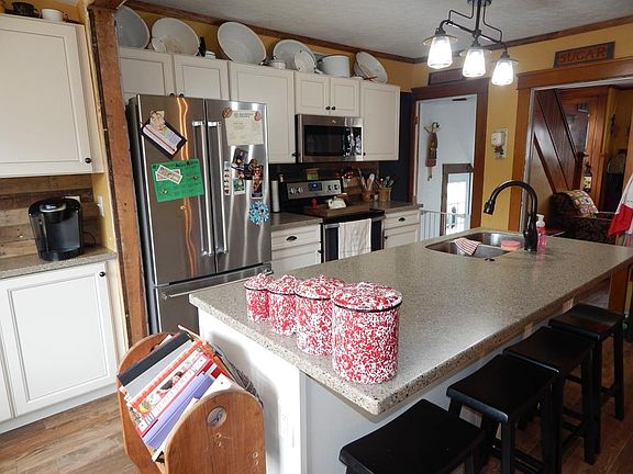 2nd image of 236 Chapman Pl