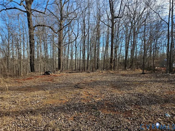 1 Saint James Rd, Jetersville, VA 23083