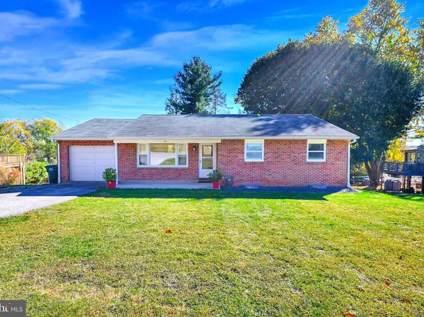 30 Merrin Rd, York, PA 17402