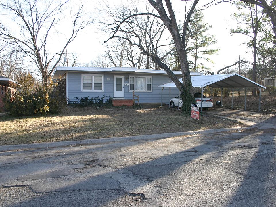 2nd image of 833 W Franklin Ln