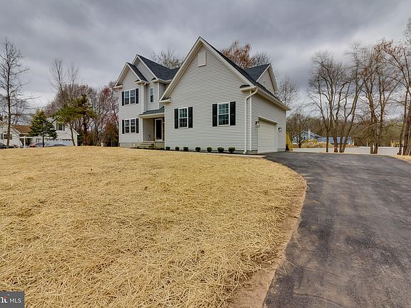 2nd image of 57 Fountain Blvd