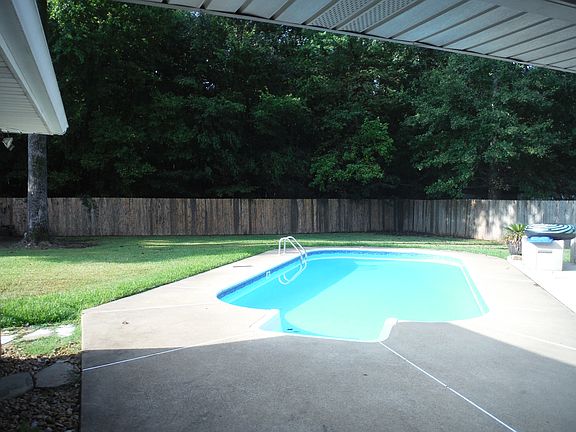 3rd image of 48 Bayou Oaks Dr