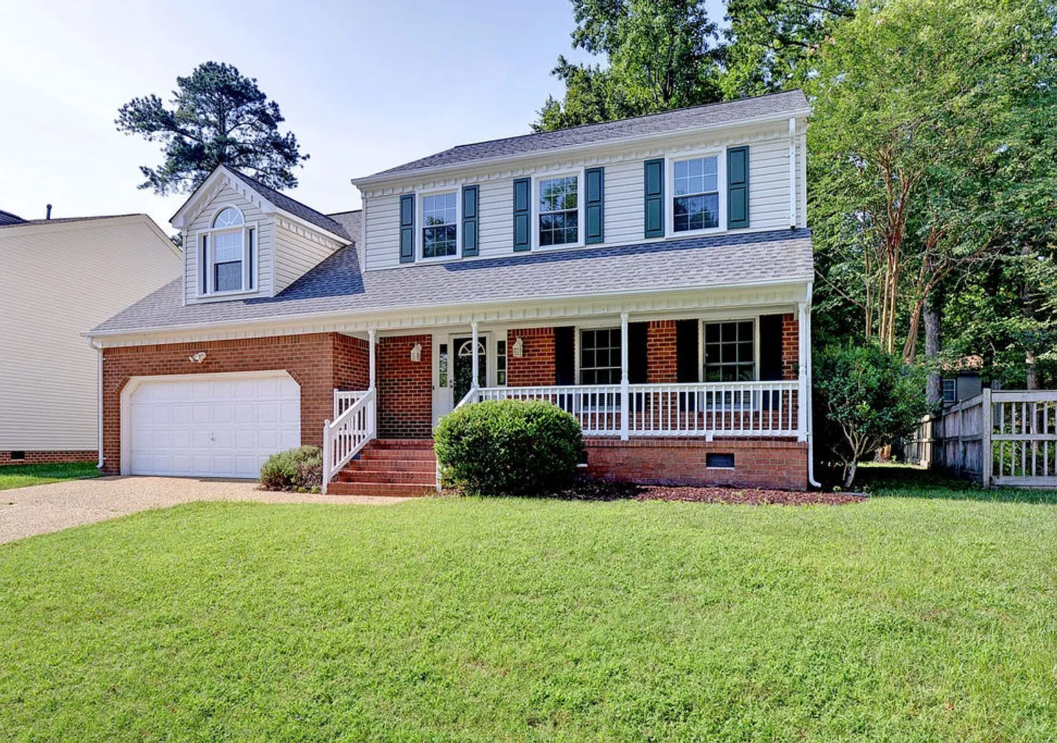 Lovely Four Bedroom Kiln Creek Home — Photo 2