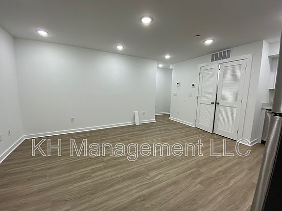 3rd image of 3932-36 Mount Vernon St #7