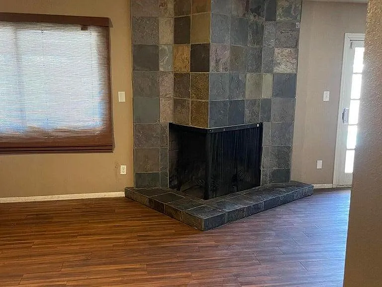 1600 E Laguna Dr — Photo 11