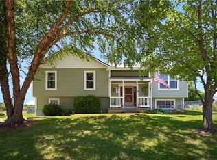 887 Glengera St, Peculiar, MO 64078