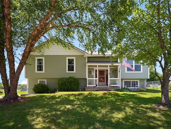 887 Glengera St, Peculiar, MO 64078