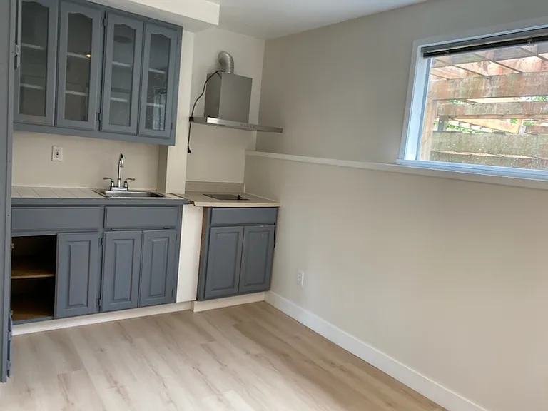 1050 Tacoma Ave NE — Photo 11