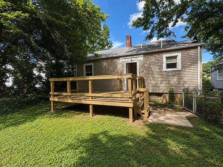1518 S Kickapoo Ave — Photo 10