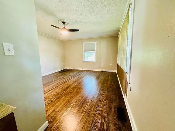 4th image of 1124 Hixon Ave