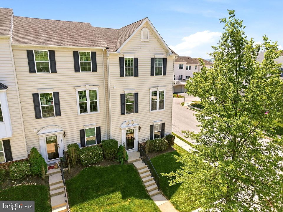 1st image of 214 Ashburn Rd #19