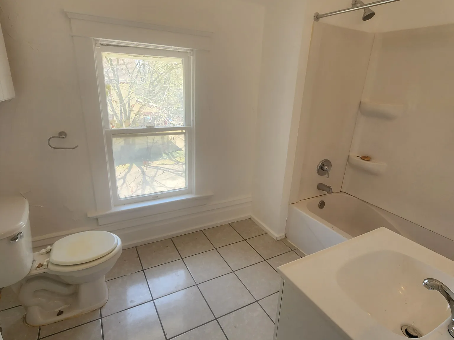 Studio, 600 sqft, $700 — Photo 3