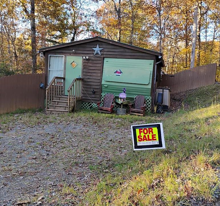 1st image of 95 7th St