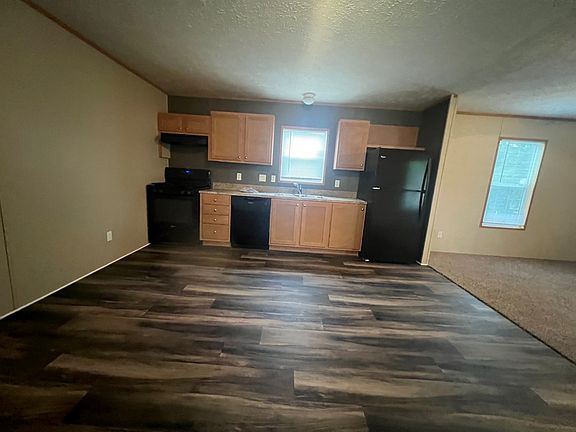 5th image of 322 Kensington #220