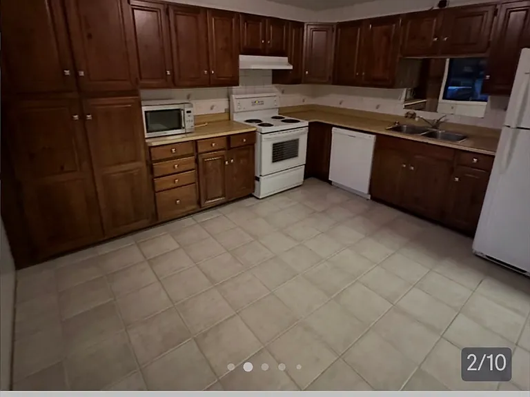 Brenda Dr — Photo 5