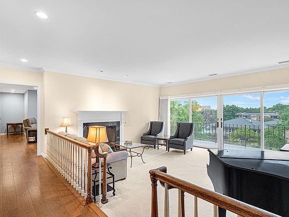 2nd image of 5 Oak Brook Club Dr APT P1n