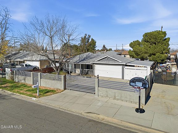 2nd image of 221 E Avenue P2