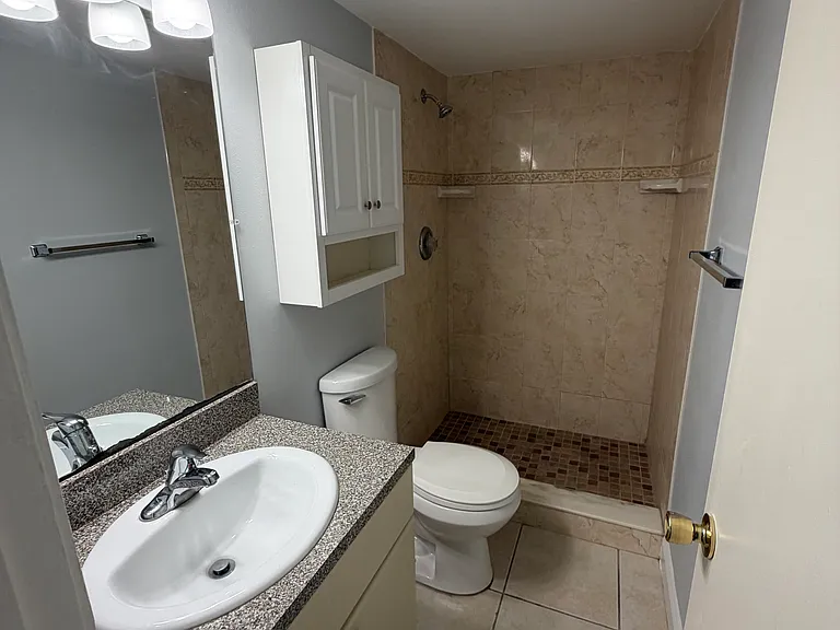 12650 Kenwood Ln #A — Photo 5