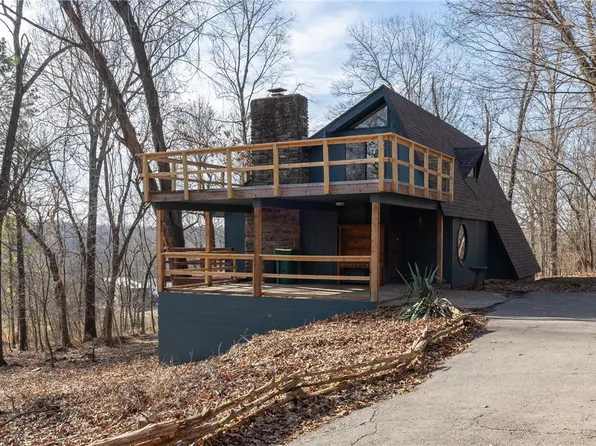 2485 Countrywood Ln, Fayetteville, AR 72704