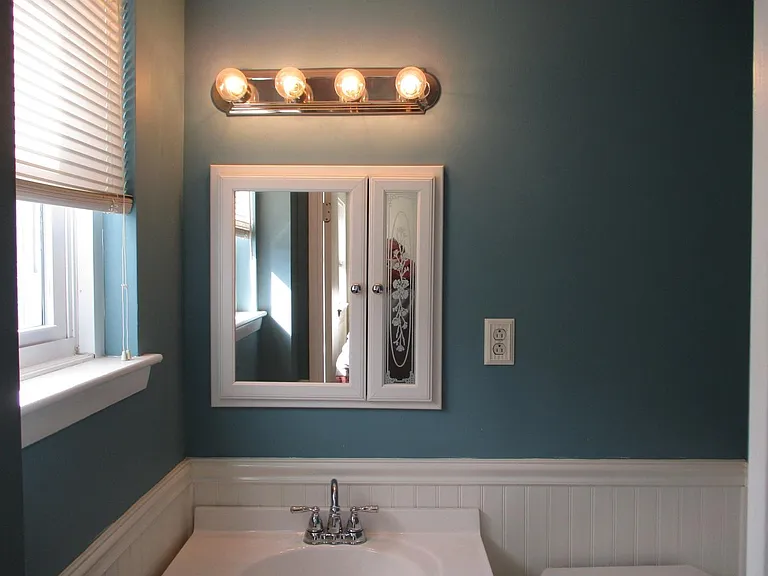 Master Bedroom/Private Bathroom