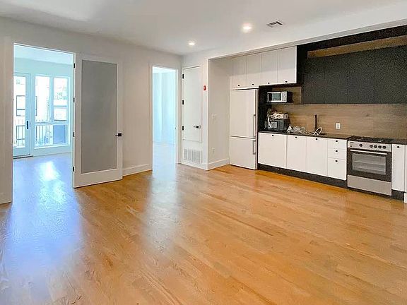 2nd image of 402 Cornelia St #4A