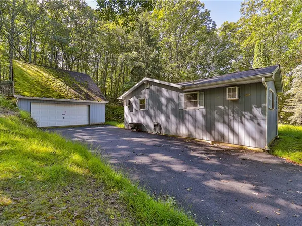 335 Shady Oaks Dr E, Saylorsburg, PA 18353