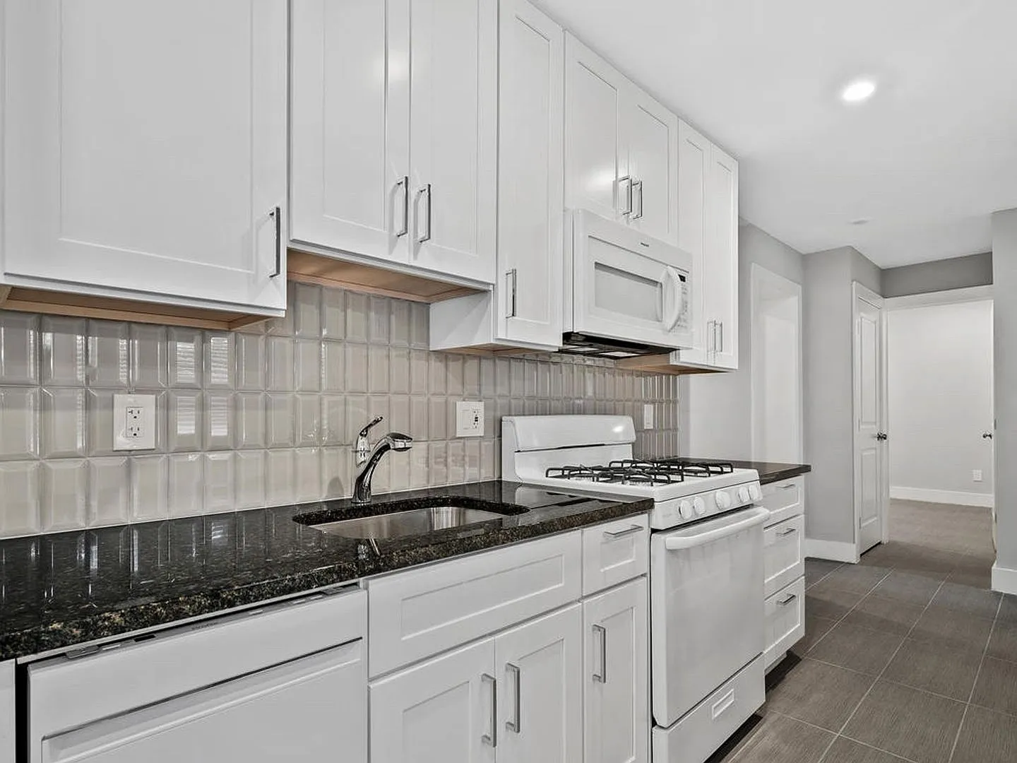 3321 13th St. SE — Photo 4