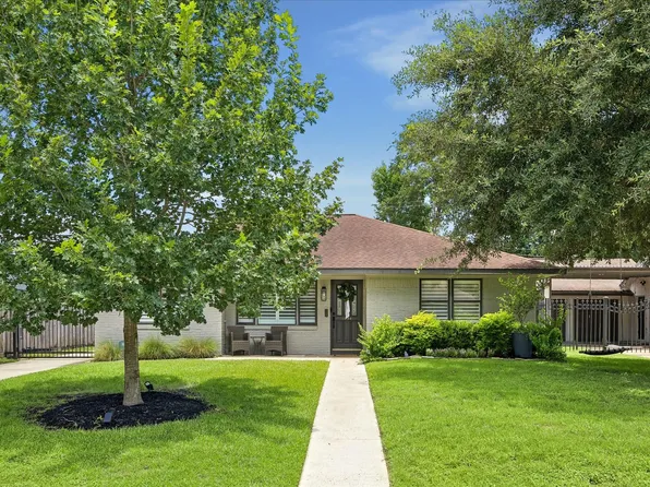 2034 De Milo Dr, Houston, TX 77018