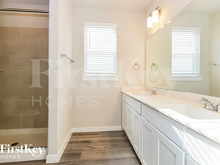357 N Centro Cir — Photo 12