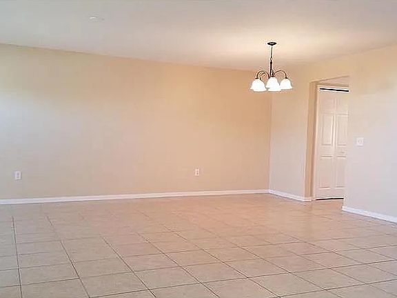 3rd image of 34 Andora Ct