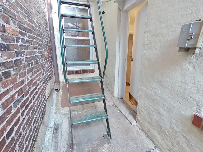 8 S Ann St #1 — Photo 20