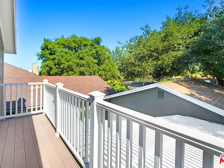 2401 Olive Ave — Photo 27