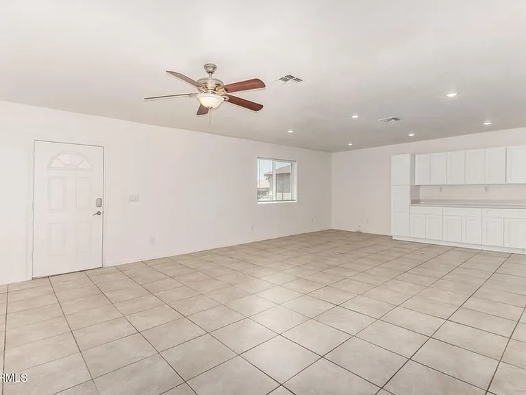 2828 E Chipman Rd #1 — Photo 2