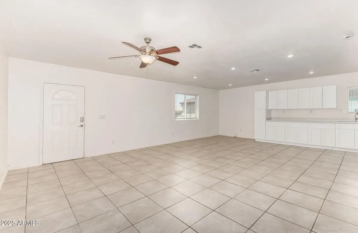 Building Photo - 2828 E Chipman Rd #1