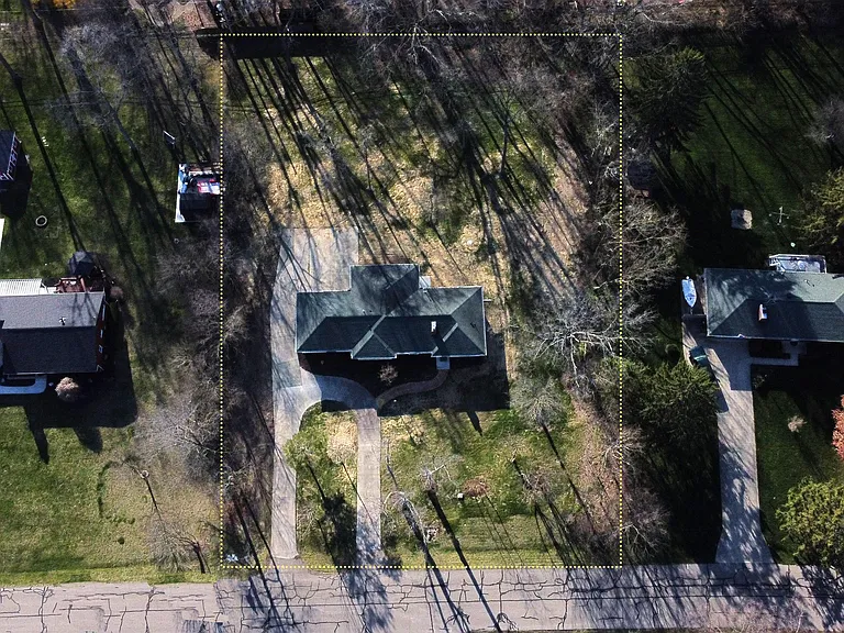 4823 Glenmina Dr — Photo 20