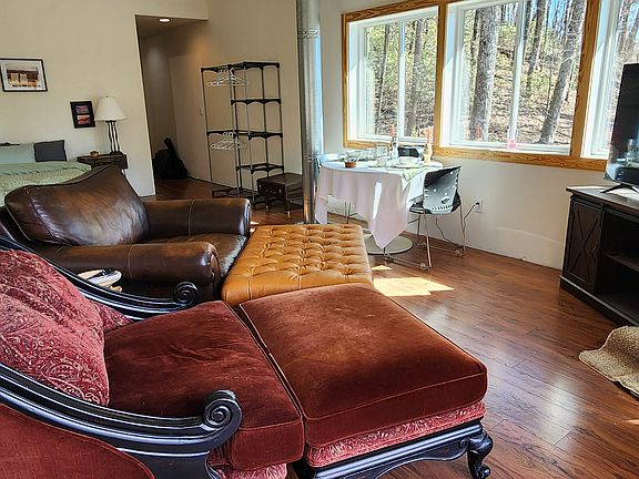 4th image of 213 Thurmond Walker Rd #B