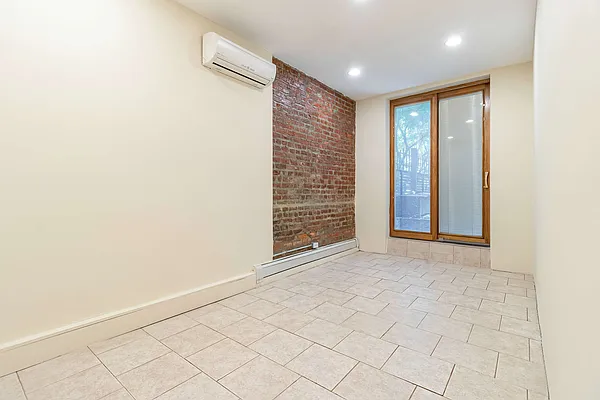 Rented by Bold New York | media 4