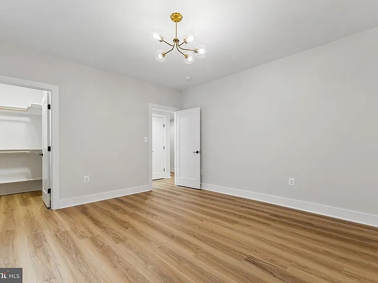 6101 Berkshire — Photo 15