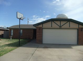 1027 Sierra Dr, Pampa, TX 79065