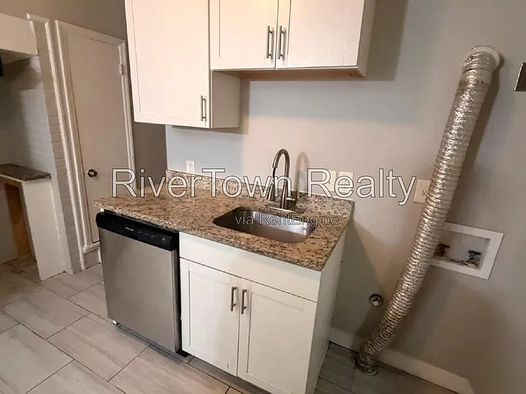1486 Patterson St — Photo 5