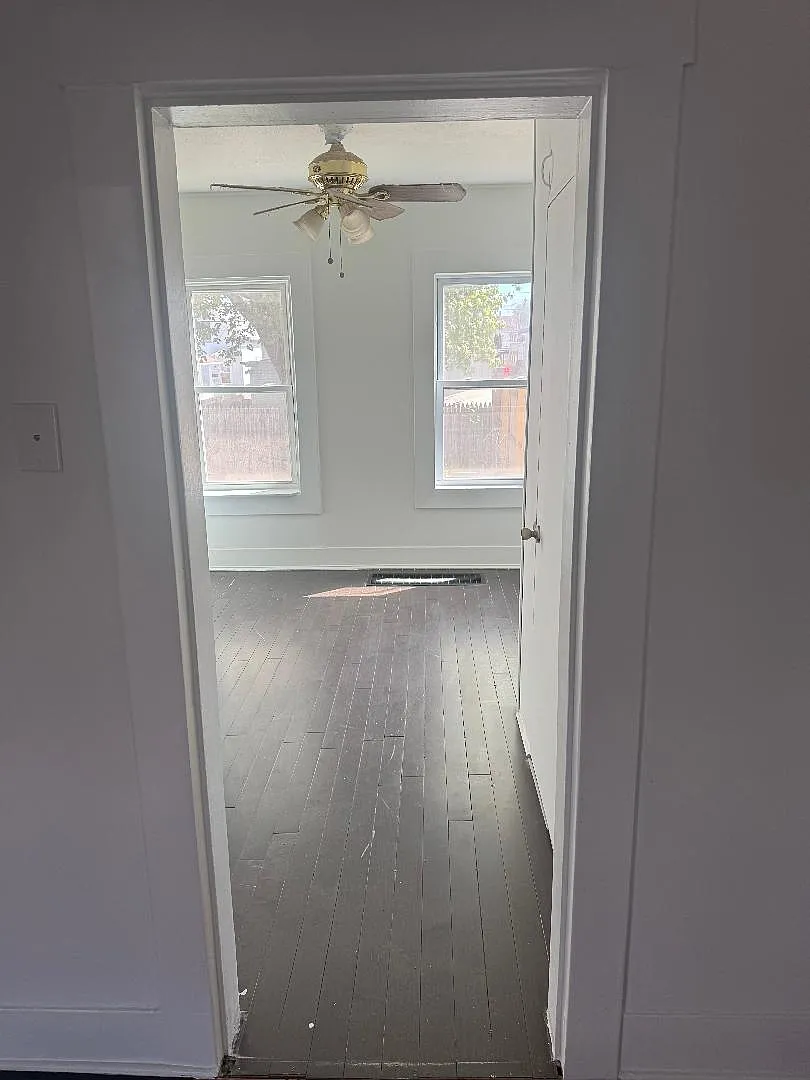 10 Hanover St — Photo 3