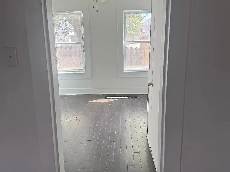 10 Hanover St #B — Photo 3