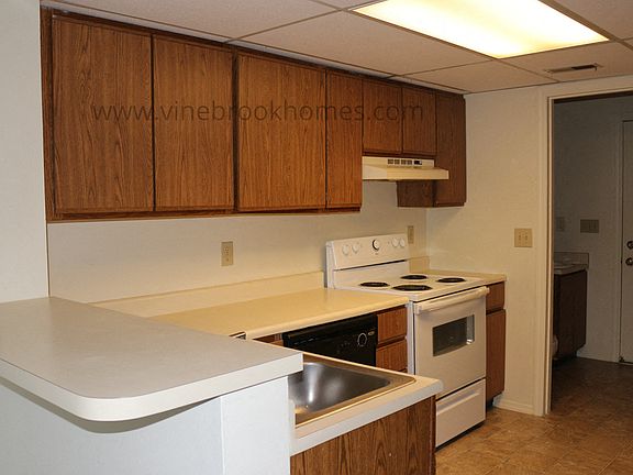 4th image of 2492 Cross Village Dr