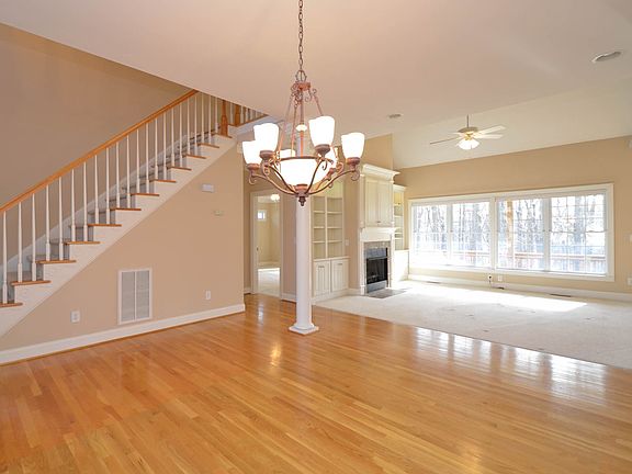3rd image of 6981 Bethesda Ct