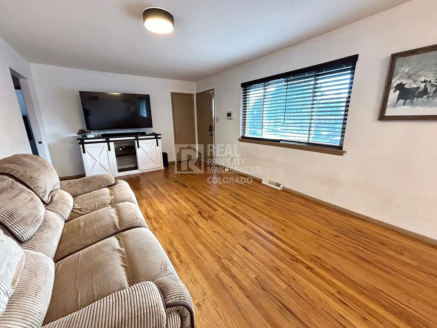 Over 2,000 Sq Ft! Finished Basement, Bonus Rooms & Large Fenced Yard — Photo 3