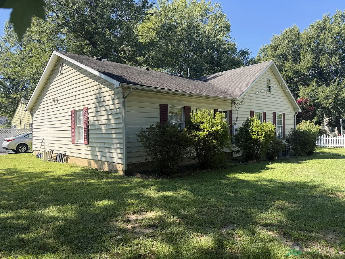 4 bed, 1556 sqft, $3,600 — Photo 2