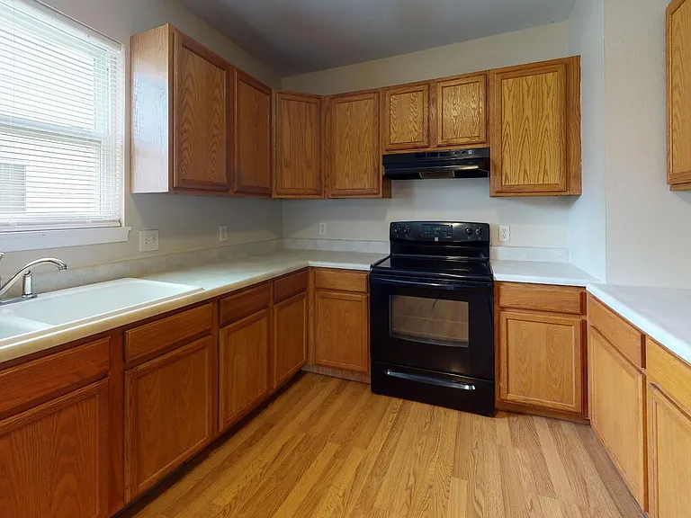 1715 Stone St — Photo 4