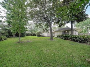 902 Hickorywood Ln, Houston, TX 77024
