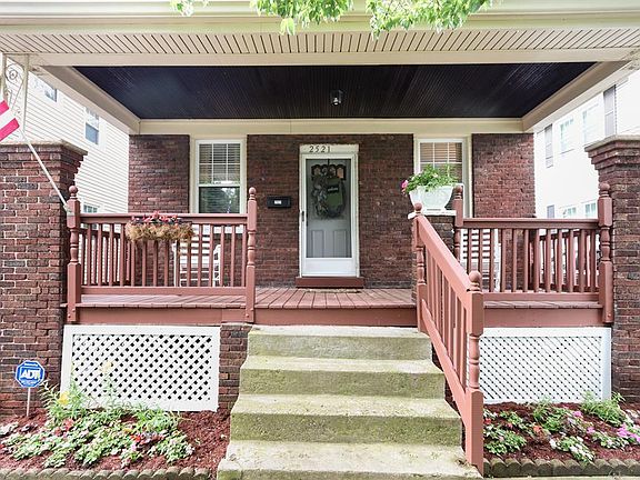 3rd image of 2521 Lysle Ln